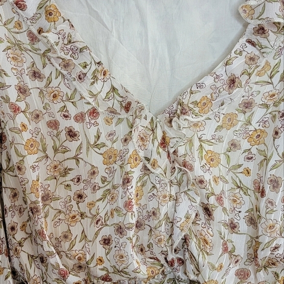 Everyday Chic Boutique | Boho Floral Long Sleeve Blouse Size Large - Picture 5 of 8